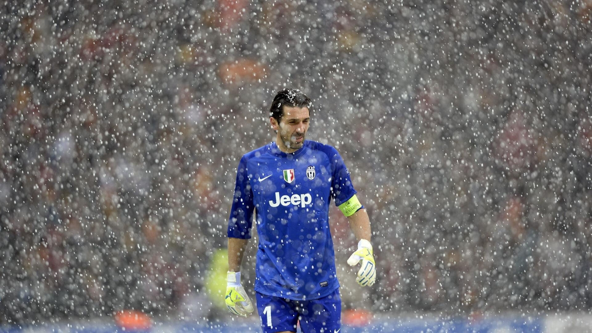 比赛背后：裁判判罚的细节解析，裁判过程